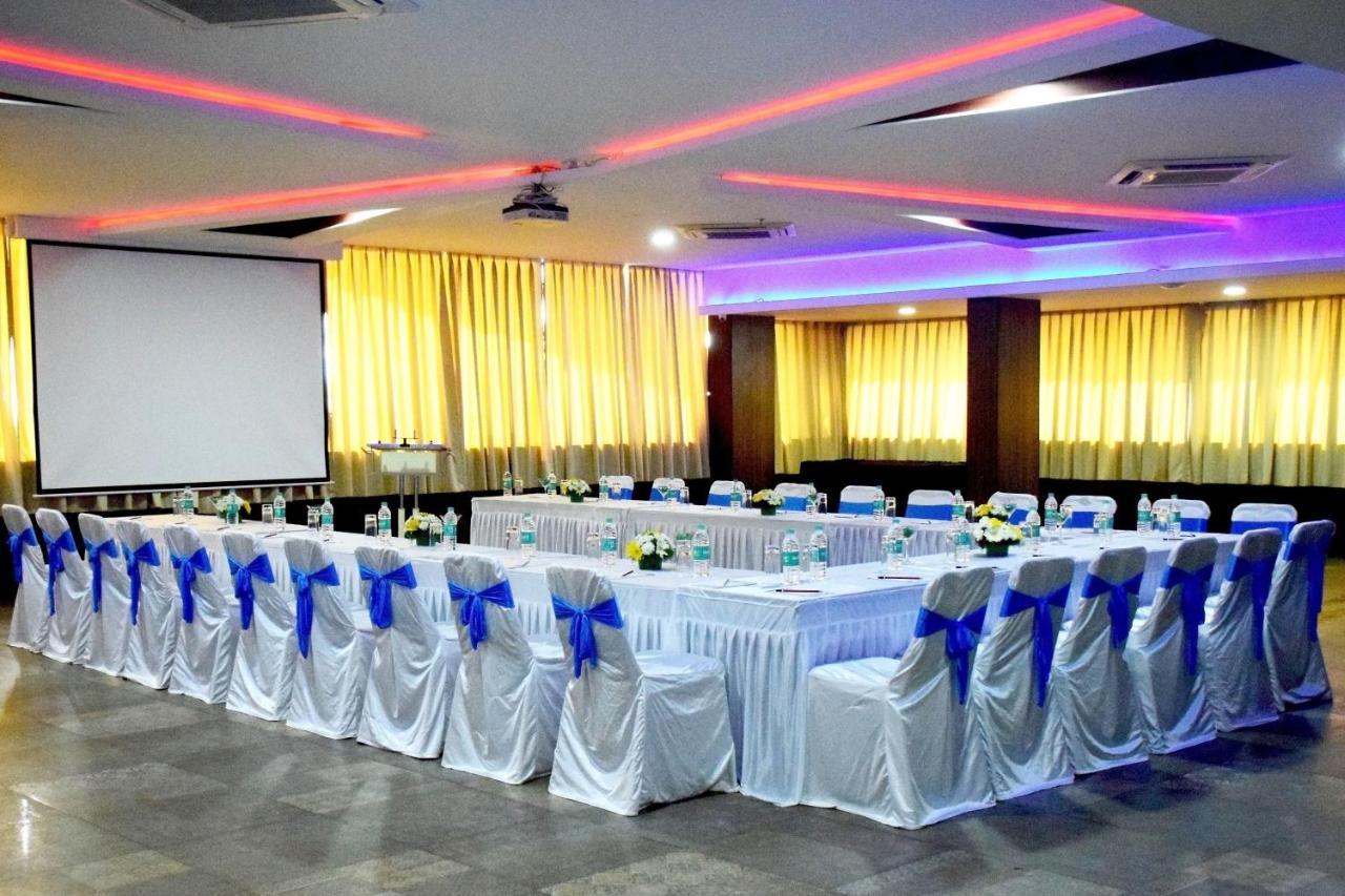 Hotel Citrus Prime Candolm, Goa 칸돌림 외부 사진